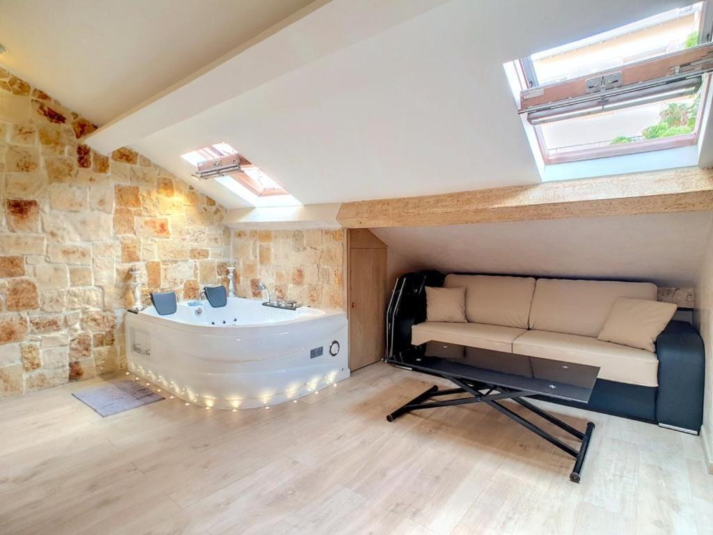 Love Room Jacuzzi Croisette Cannes Exterior foto