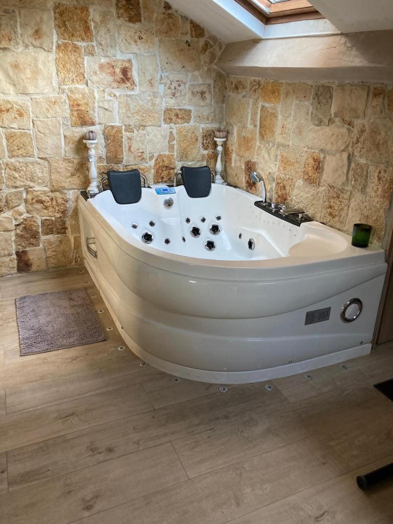 Love Room Jacuzzi Croisette Cannes Exterior foto